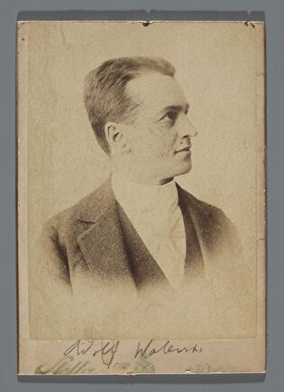 Portrait of Adolf Walewski (1852-1911), actor and director (bust, profile view)